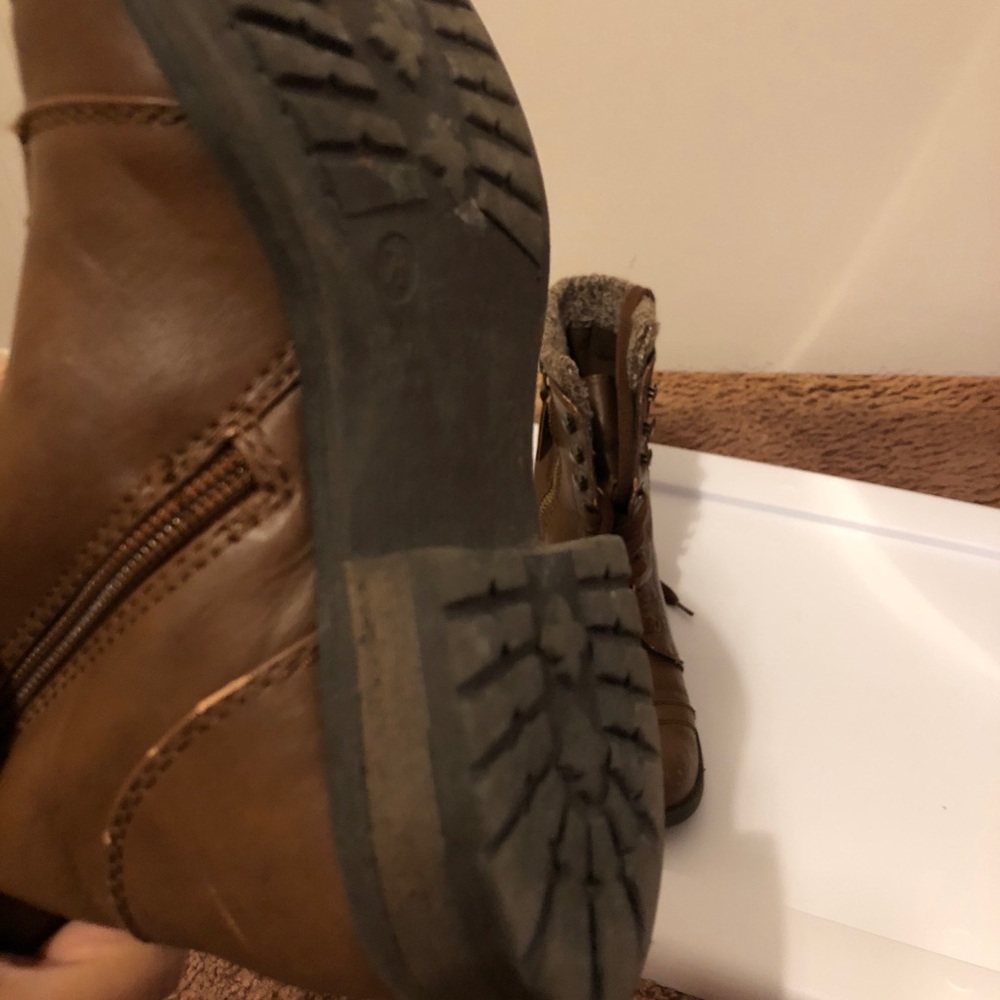 Boots - Picture 5 of 8